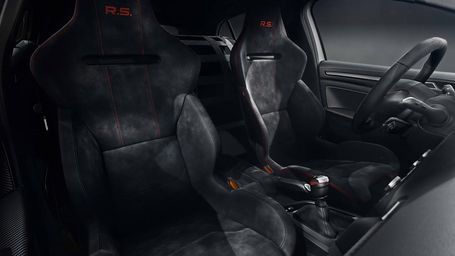 Интерьер Renault Megane R.S. Trophy-R 2019 года  (WW) (фото 46 из 49)